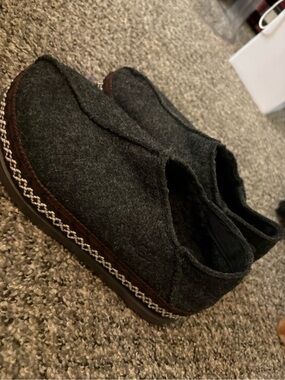 UGG Refelt Tasman Slippers Women's Size 6 Shoes Charcoal Gray Slip On